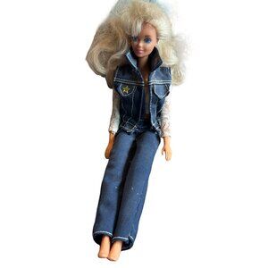 Barbie Mattel Vintage 1976 Head 1964 Body Blonde Blue Makeup + Outfit Collectors